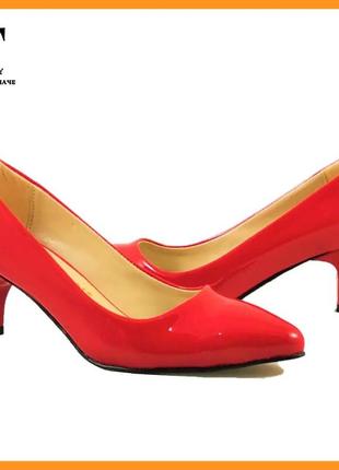 Жіночі червоні лакові туфлі на каблуку модельні (розміри: 36,37,39) -