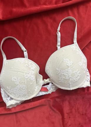 Жовтий бюстгальтер