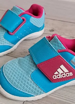 Кроссовки adidas (р.23)