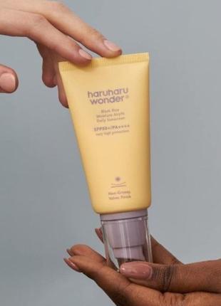 Зволожуючий сонцезахисний крем haruharu wonder black rice moisture airyfit, 50 мл