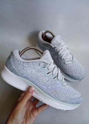 Кросівки saucony