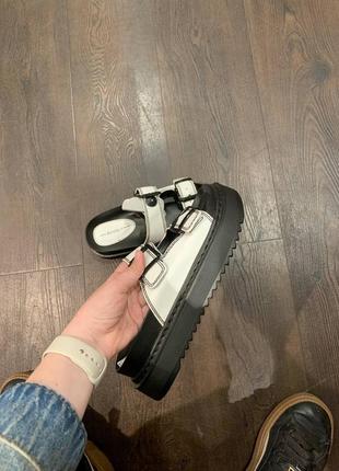 Шльопанці босоніжки bershka