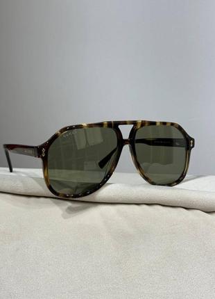 Солнцезащитные очки gucci