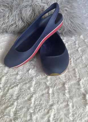 Босоніжки crocs