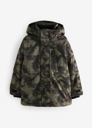 Водонепроницаемая упепленная куртка на флисе.
waterproof.