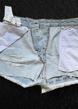 Рваные шорты с рисунками с патчами pull&bear деним