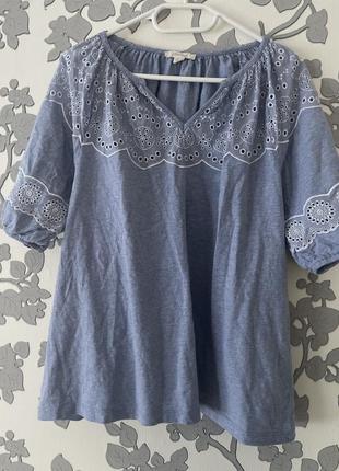 Стильная блуза с прошвой