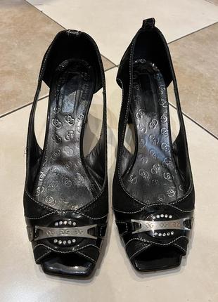 Босоніжки шкіряні