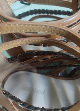 Босоніжки -гладіатори.