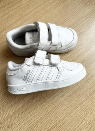 Кроссовки adidas