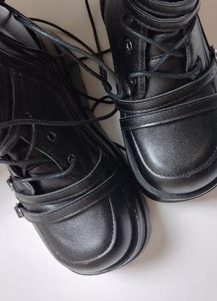 Неформальне взуття на платформі