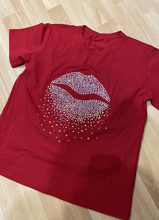 Жіноча футболка