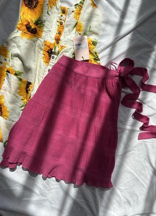 Новая плесерированная юбка на запах missguided