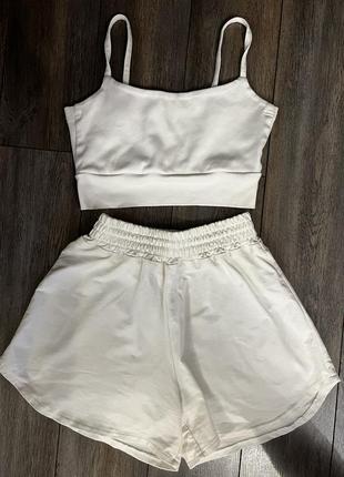 Шорти та топ