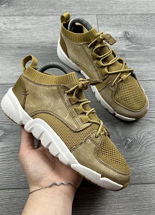 Дитячі оригінальні кросівки clarks