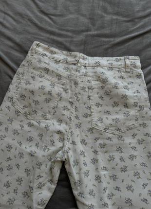 Джинси мом прямі білі штани в квітковий принт h&m6 фото