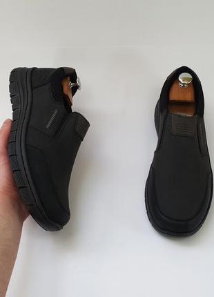 Чорні кросівки для міста