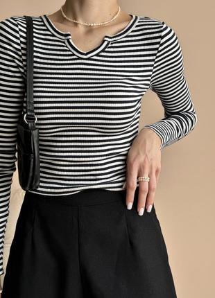 Качественная кофточка в полоску с красивым вырезом primark