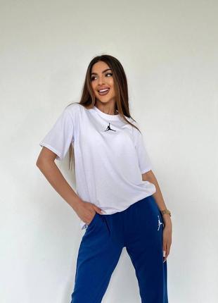 Костюм жіночий