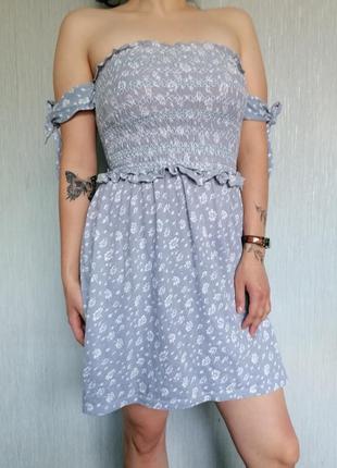 Ідеальна літня легка сукня з квітковим принтом