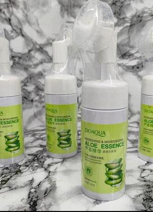 Мусс-пенка для умывания очищающая bioaqua aloe essence с силиконовой щеточкой3 фото