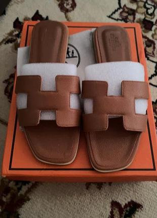 Шлепанцы в стиле hermes