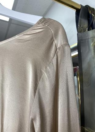 Мини-атласное платье с деталями сзади бренда na-kd4 фото