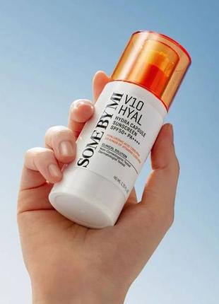 Зволожуючий сонцезахисний крем some by mi - v10 hyal hydra capsule sunscreen spf50+ pa++++ (40ml)3 фото