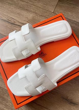 Шлепанцы в стиле hermes