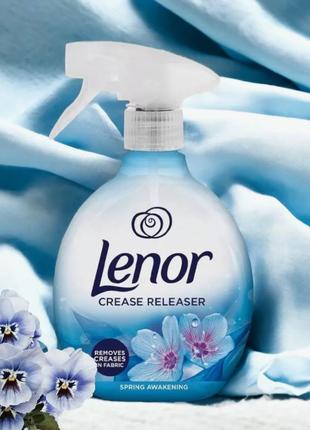 Парфюмерный спрей для разглаживания складок на одежде lenor crease releas spring awakening 500мл