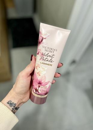 Лосьон для тела velvet petals victoria’s secret