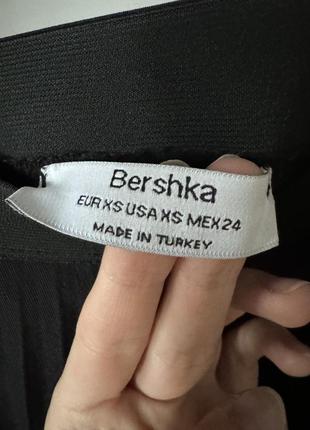 Чорна шифонова плісована спідниця міді bershka4 фото