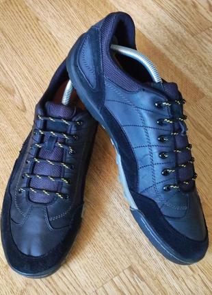 Кожаные кроссовки merrell 46 размера, 30 см по стельке.