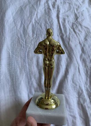 Статуетка оскар