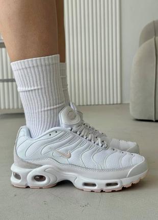 Женские кроссовки nike tn plus triple white pink
