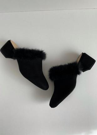 Мюлі жіночі чорні. закриті шльопки. мюлі з пірʼям