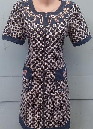 Женский летний халат, на молнии, украшен вышивками ,  р. 48(хл) решотка