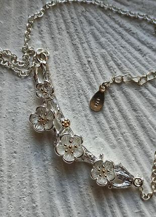 Нежный колье вишневый цвет