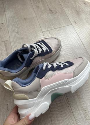 Кроссовки zara