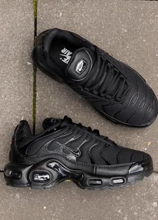 Жіночі кросівки nike air max plus tn black