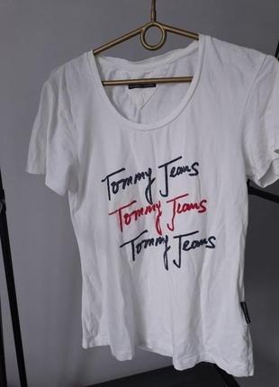 Футболка біла tommy jeans з нюансом