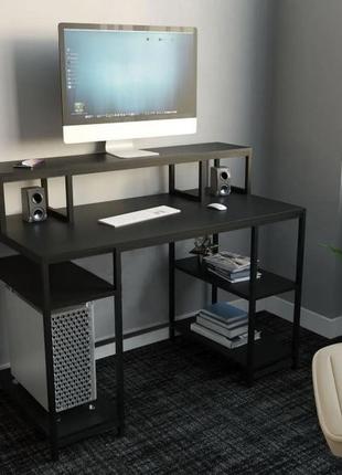 Геймерівський комп'ютерний стіл loft ikea з полицями.