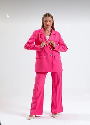 Костюм брючный розовый