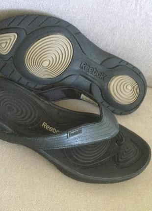 Reebok easytone, шкіряні шльопанці з анатомічною устілкою.