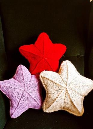 Декоративная двусторонняя вязаная подушка звезда ручной работы, подарок на новый год3 фото