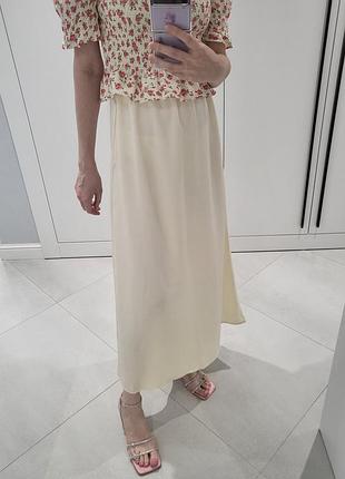 Атласна сатинова спідниця