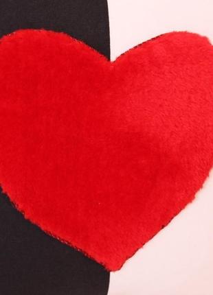 Подушка декоративная сердце из красного меха ко дню влюбленных романтический подарок2 фото