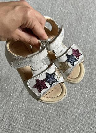Дитячі шкіряні сандалі босоніжки для дівчинки geox 26