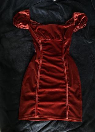 Червона міні сукня prettylittlething