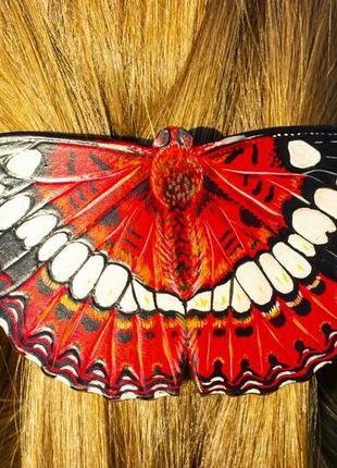 Шкіряна шпилька метелик